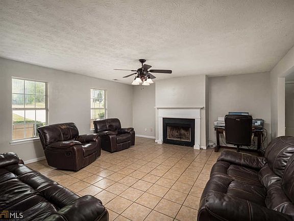 4th image of 262 Cobblestone Ln