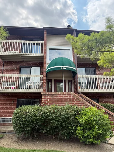 840 N Lakeside Dr #3B Photo 1 840 N Lakeside Dr #3B Photo 1