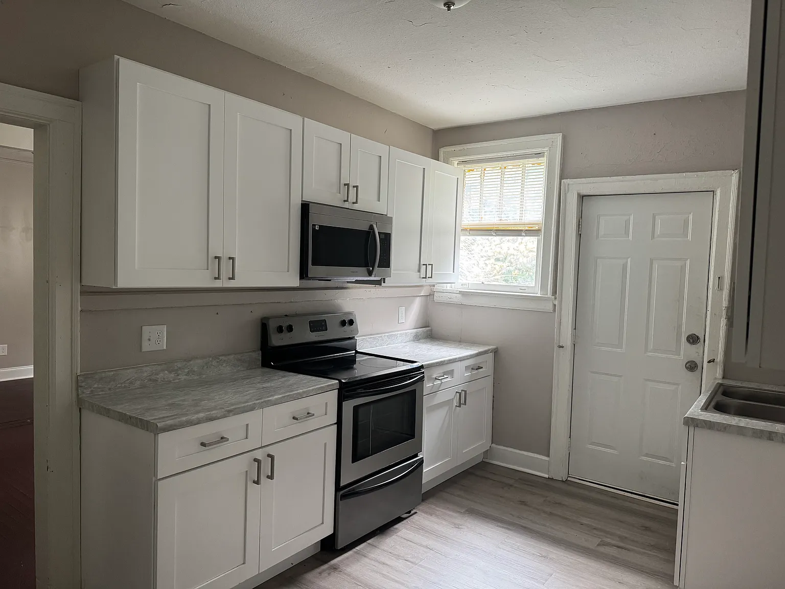 2 bed, 1100 sqft, $1,490 — Photo 4