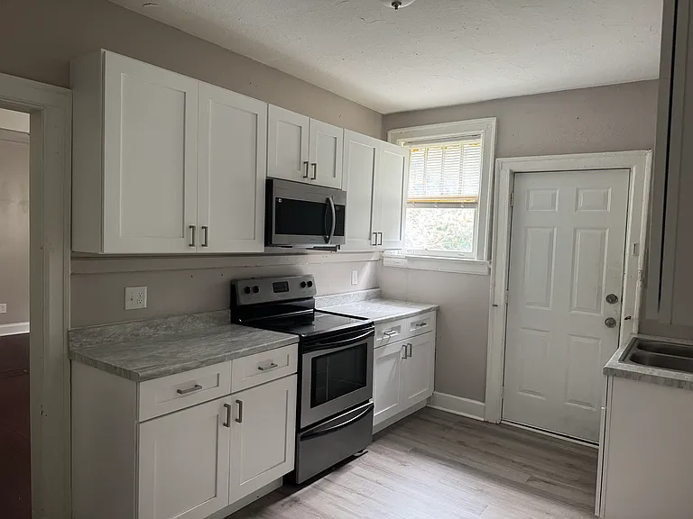 1215 E Anderson St #A — Photo 4