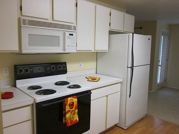 3rd image of 27205 148th Ave SE APT 201