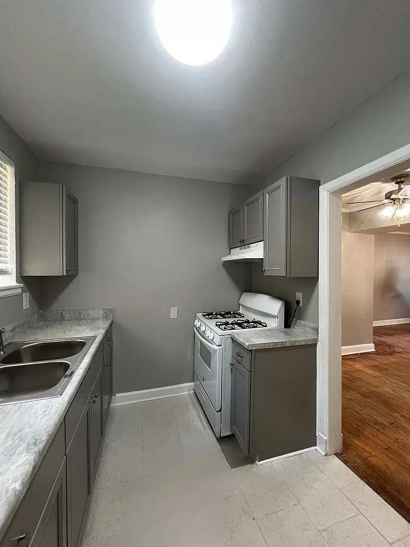 Stonerose Apartments, Bldg 100 — Photo 3