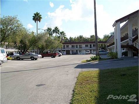 2nd image of 400 El Camino Dr APT 218