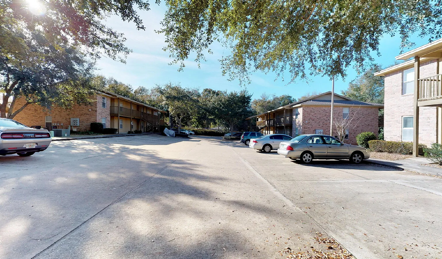 2 bed, 2.0 bath, 960 sqft, $1,350 — Photo 2