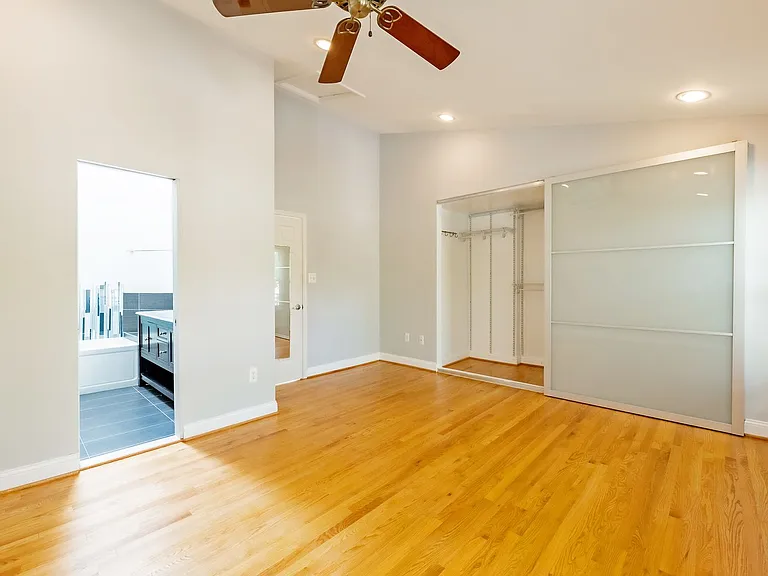 215 Lynn Manor Dr — Photo 32