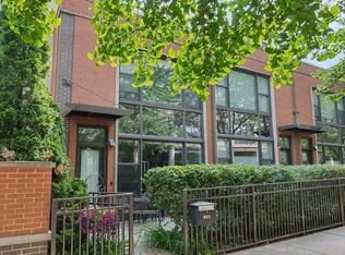 945 N Howe St #H, Chicago, IL 60610