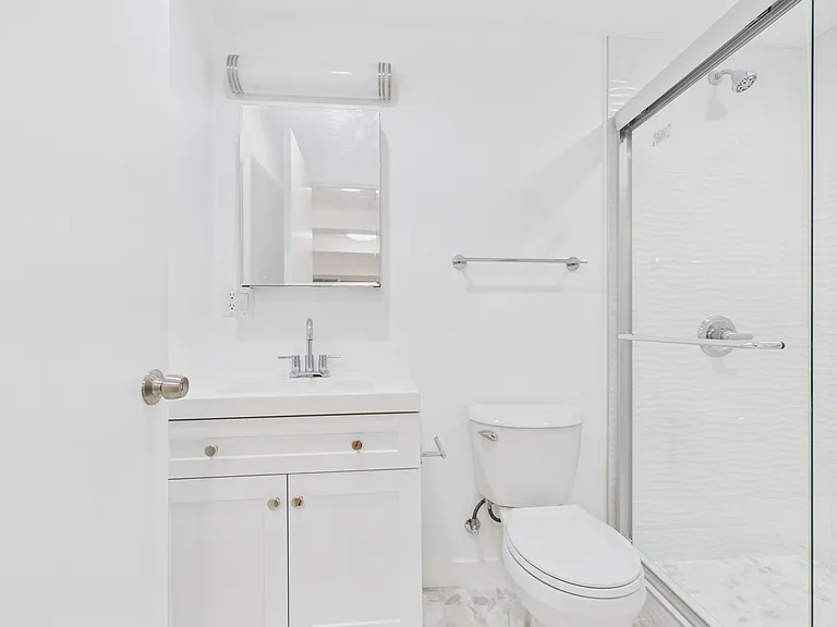Rexford Drive Apartments — Photo 30