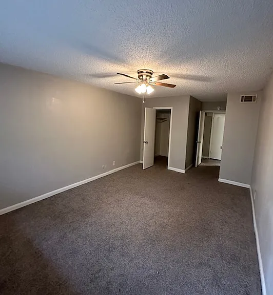 Camelot Apartments — Photo 32