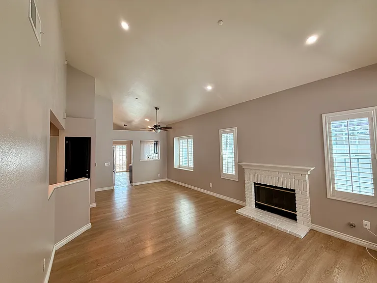16206 Valleyvale Dr — Photo 3