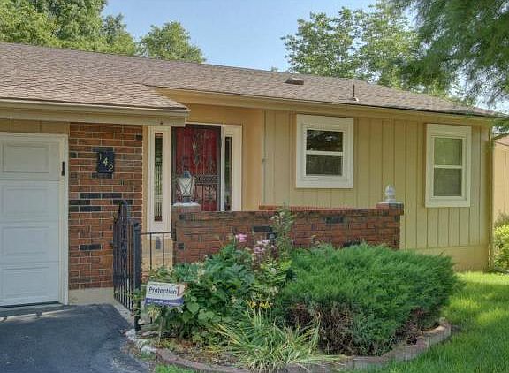 2nd image of 142 Woodbridge Ln
