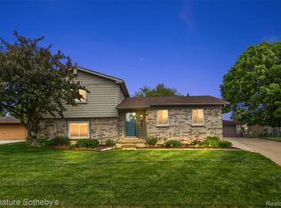 17858 Loranger St, Clinton Township, MI 48038
