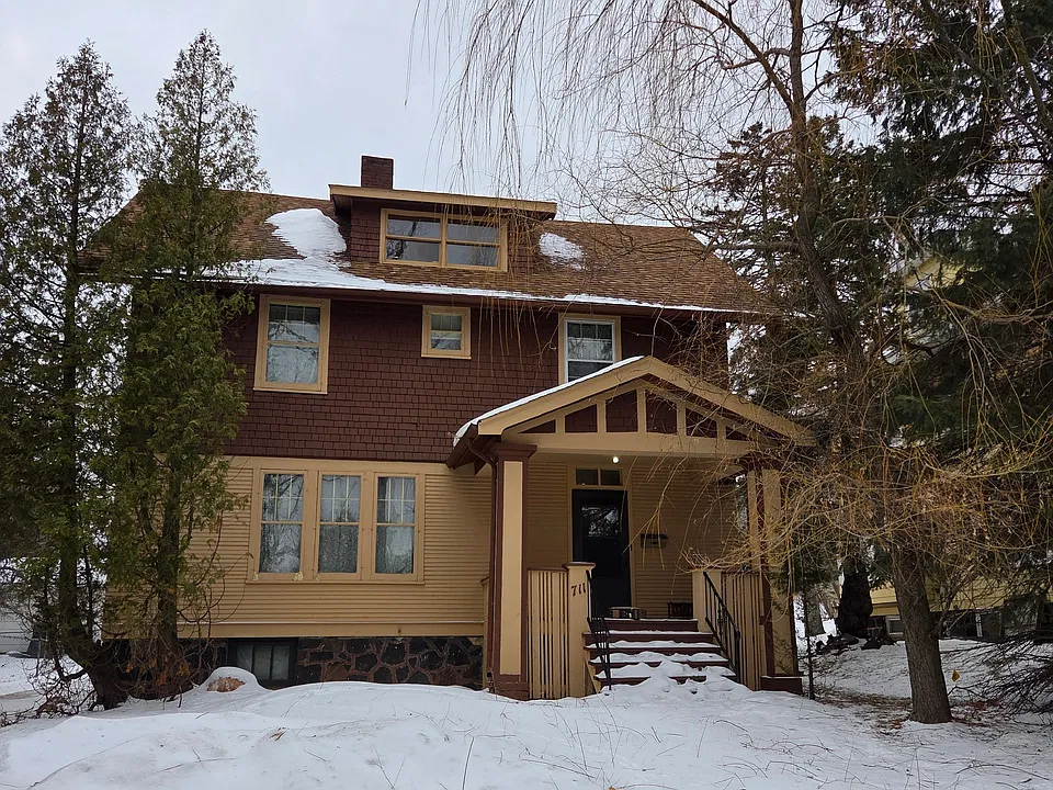 711 Woodland Ave
