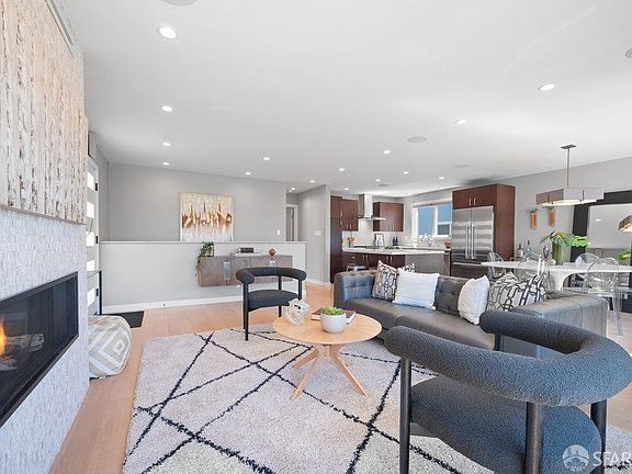 3rd image of 160 Marview Way