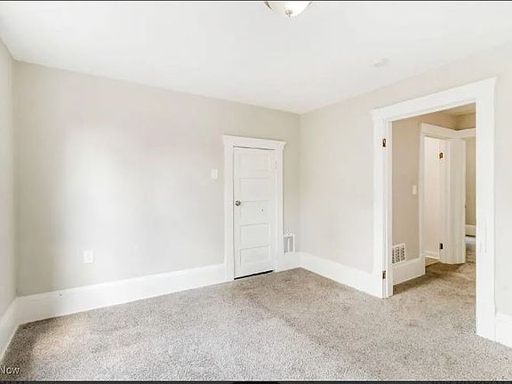 5th image of 9919 Raymond Ave