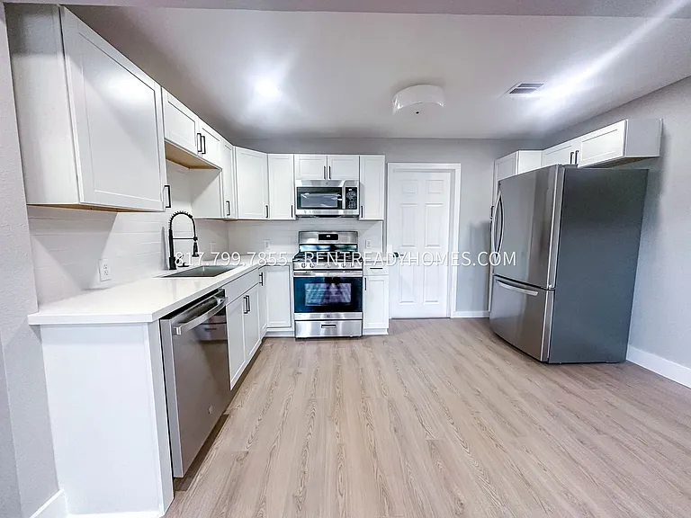 2248 Marlo St — Photo 4