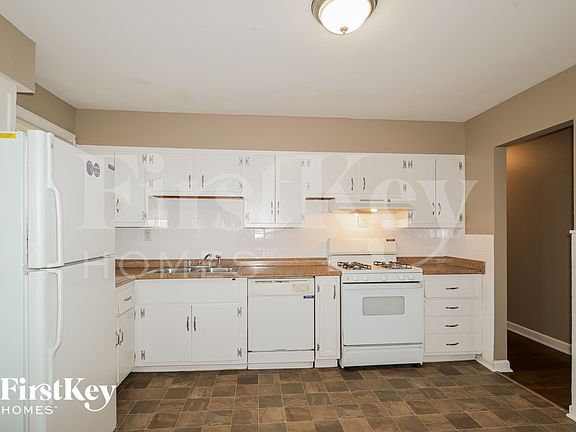 5th image of 210 Saint Diana Ln