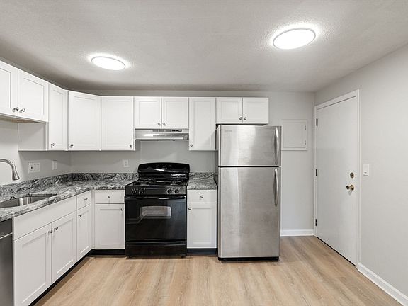 2nd image of 625 W Lowell Ave Unit 15