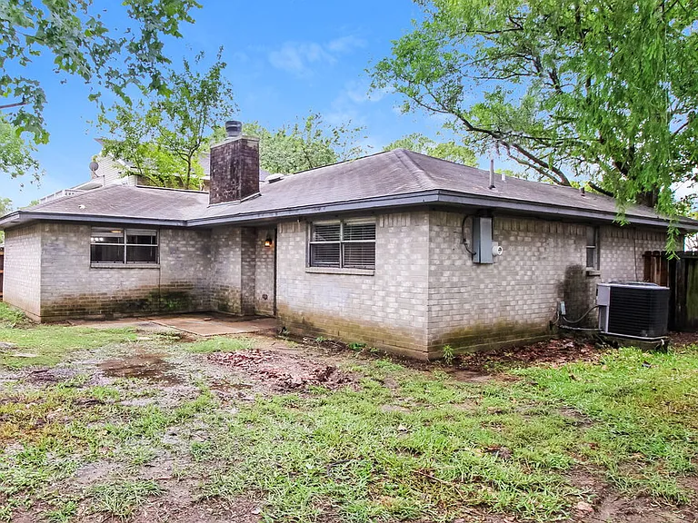 3206 Teakwood Cir — Photo 16