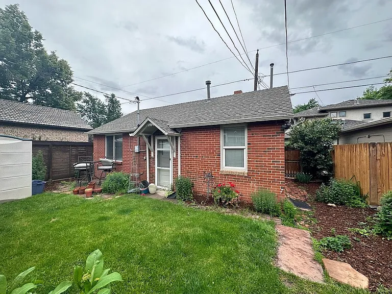 584 1/2 S Vine St — Photo 3