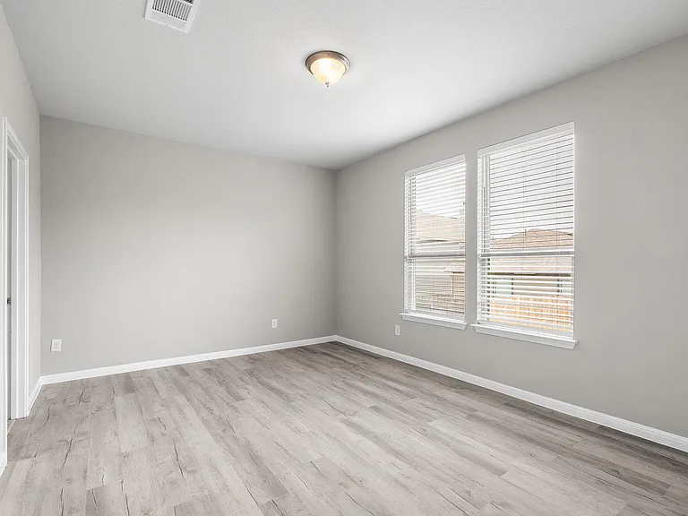 313 McLintock Rd — Photo 24