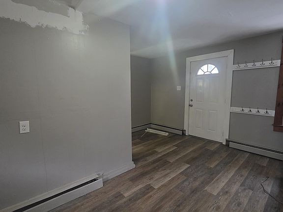 2nd image of 200 Main St APT 2