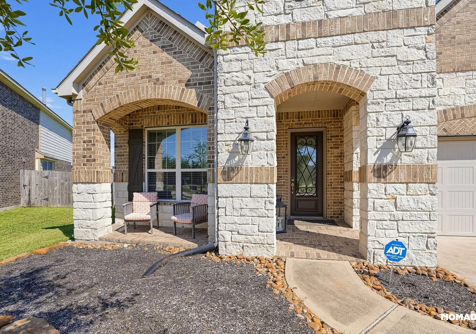 Your Private Backyard Retreat Awaits! — Photo 4