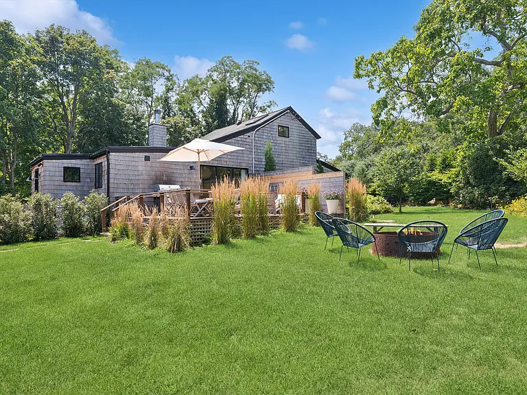 244 Edge Of Woods Rd — Photo 31