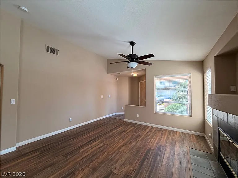 212 Horizon Peak Dr — Photo 5