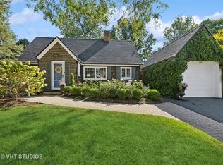 211 W Hillside Ave, Barrington, IL 60010