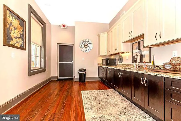 661 E Church St #B — Photo 37