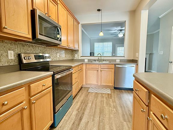 3rd image of 8428 Central Dr