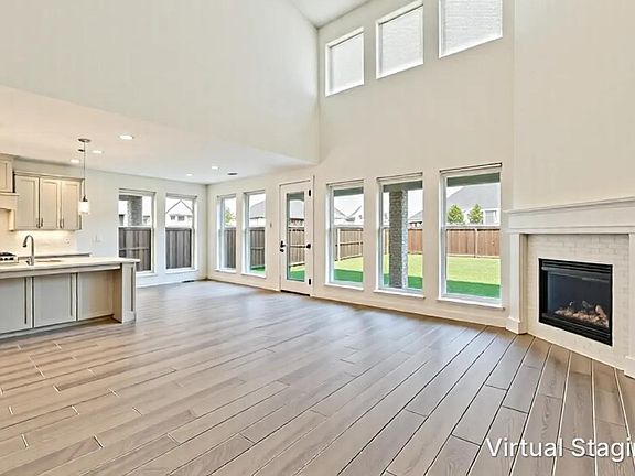 5th image of 2491 Meadowbrook Blvd