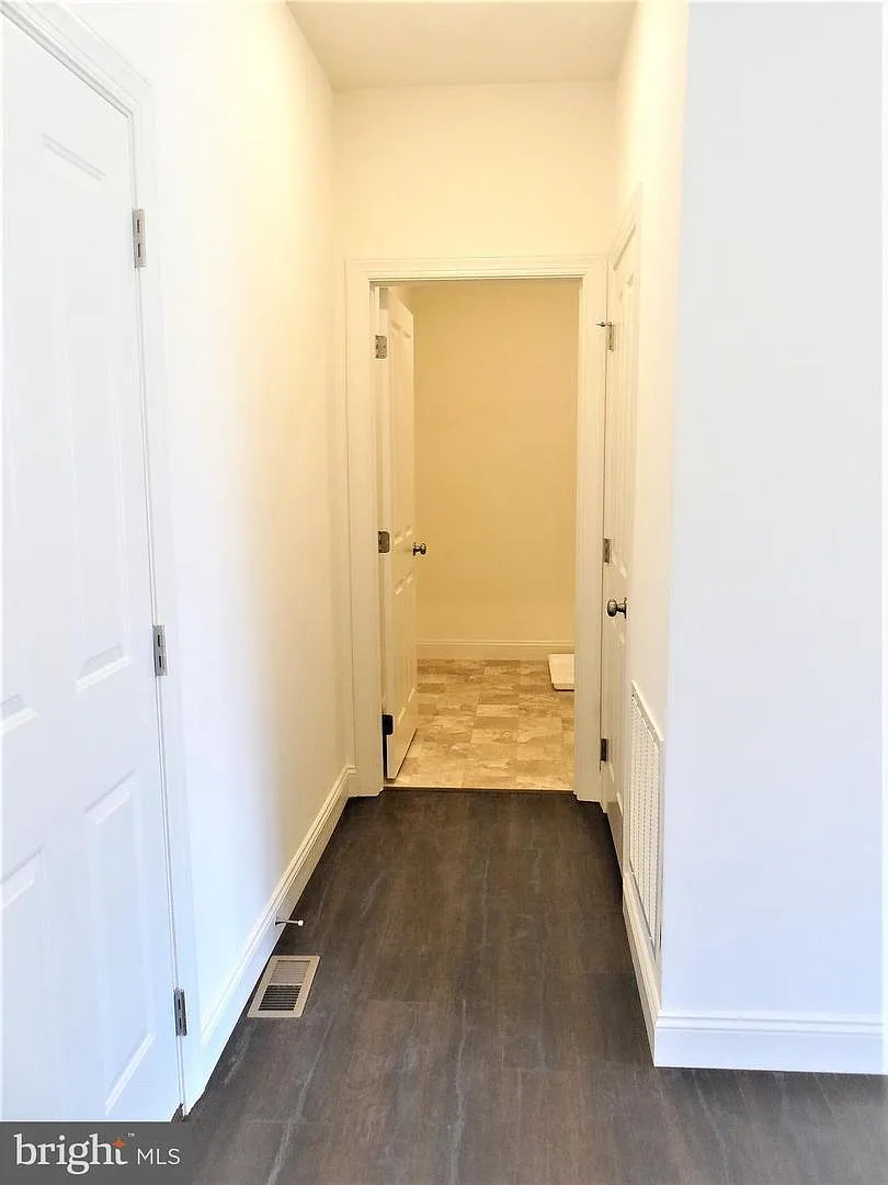 3 bed, 2.5 bath, 2017 sqft, $2,395 — Photo 4