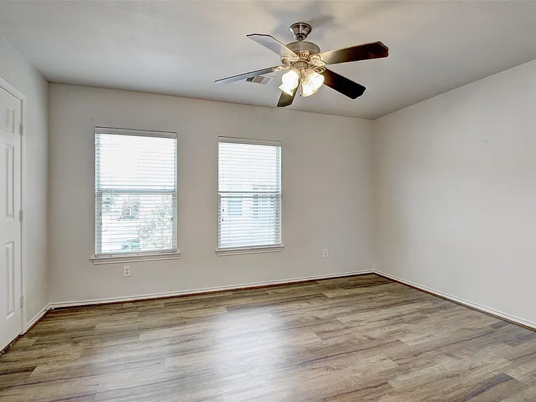 7042 Plum Creek Terrace Ln — Photo 27