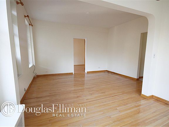 2nd image of 2414 28th St APT 2B