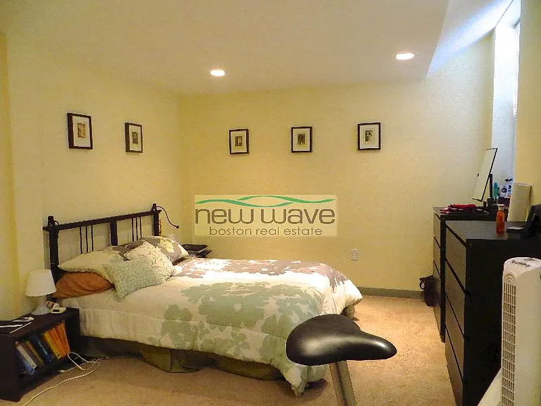 102 Queensberry St #A — Photo 6