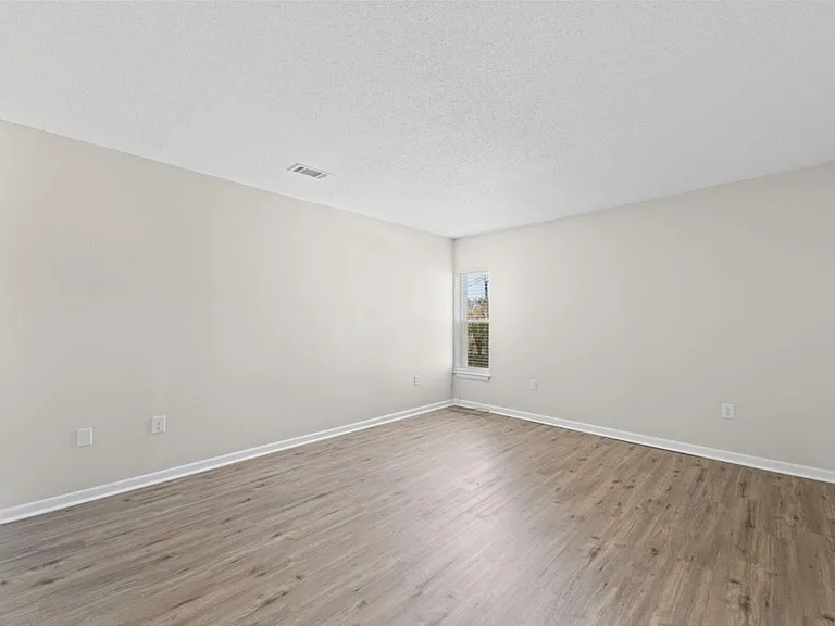 406 Marshall Ct NW #7 — Photo 10