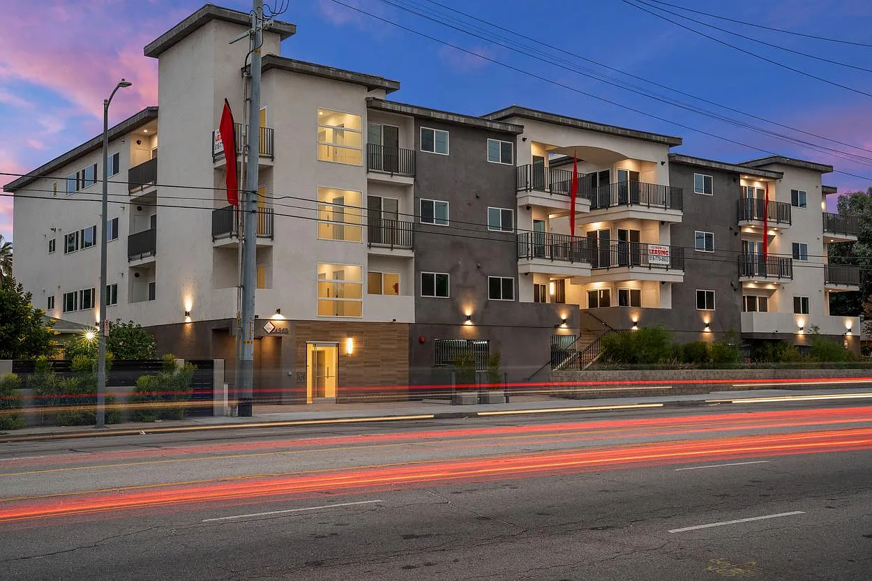 2 bed, 1290 sqft, $3,125 — Photo 1