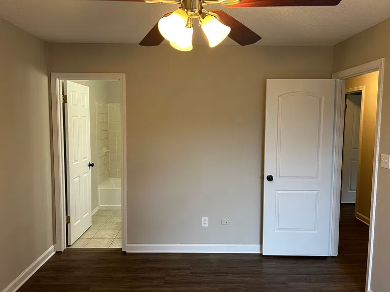 3530 Mayfair Dr — Photo 18