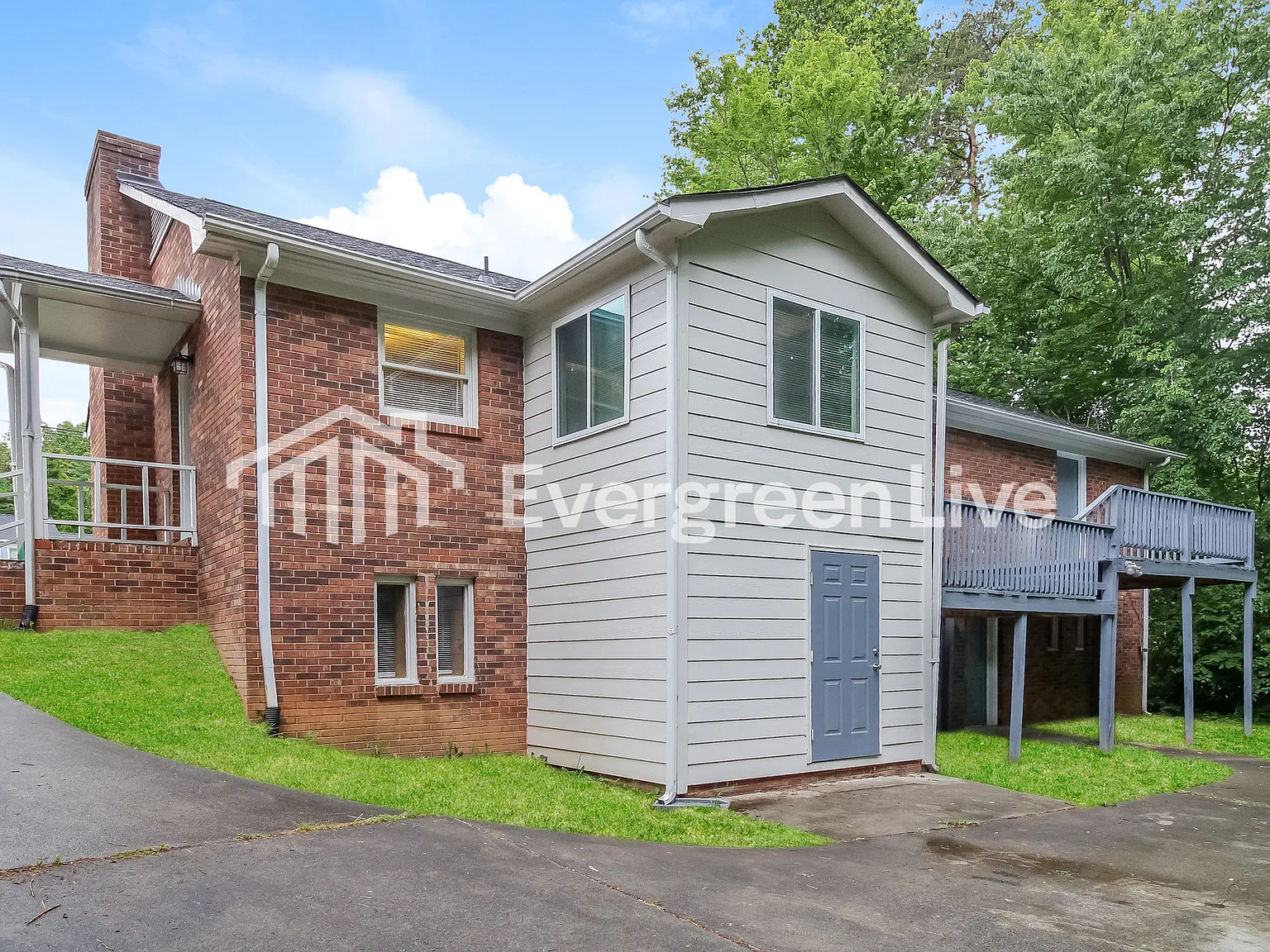 4 bed, 3.0 bath, 2600 sqft, $1,825 — Photo 4