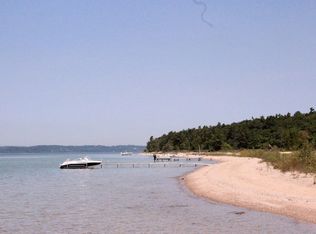 1481 NE Ah Ta Wanta Rd, Traverse City, MI 49686