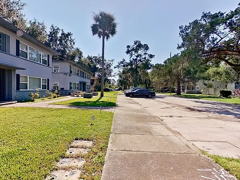 Flagler Avenue 1613 — Photo 2