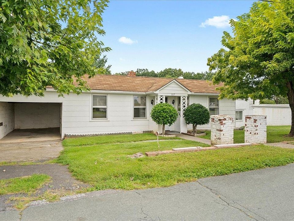 1st image of 107 Greenview Dr