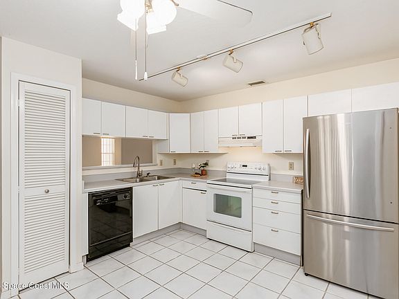 5th image of 906 S South Fork Cir