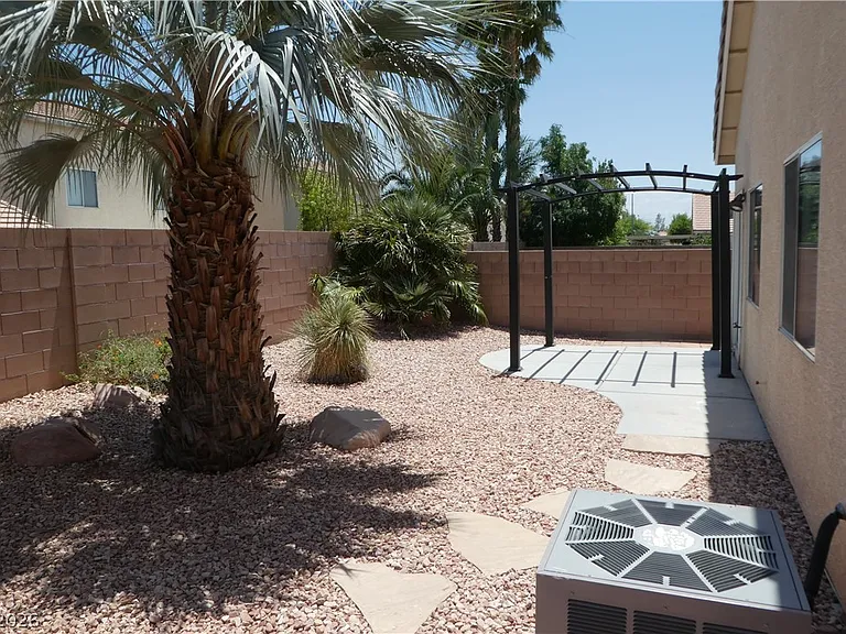 6038 Blue Autumn St — Photo 37