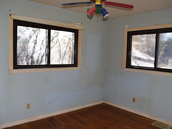 4th image of 1269 Sunset Ave