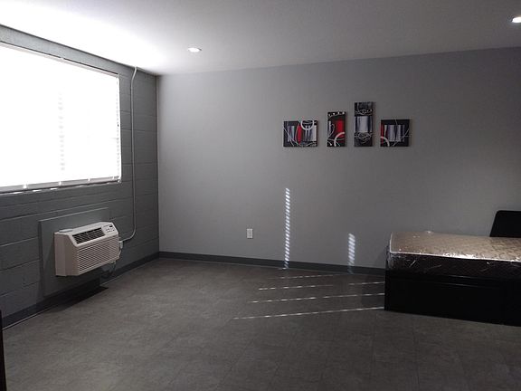 5th image of 223 N 9th St APT 209