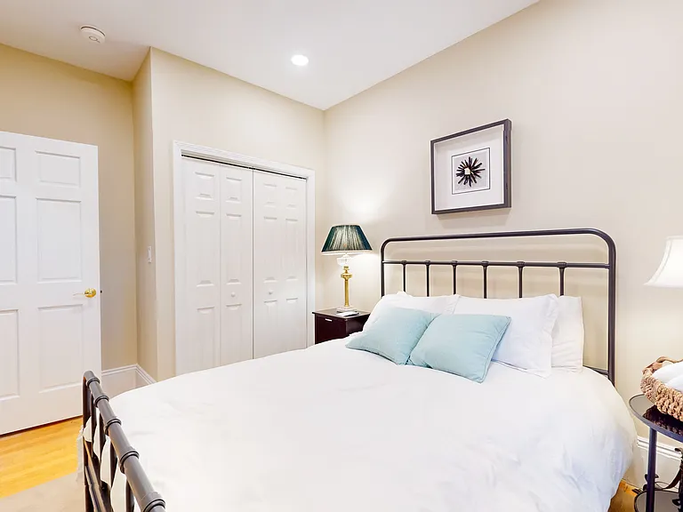 290 Beacon St #3A — Photo 11