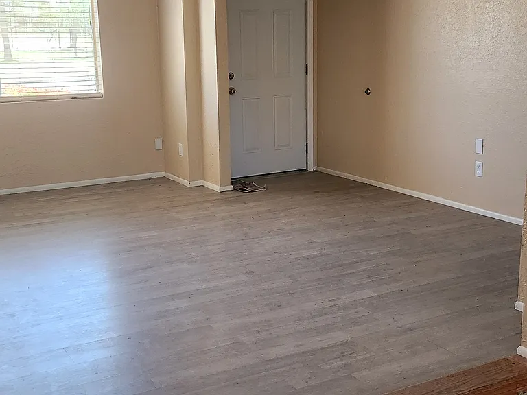 16232 N 47th Ave — Photo 1