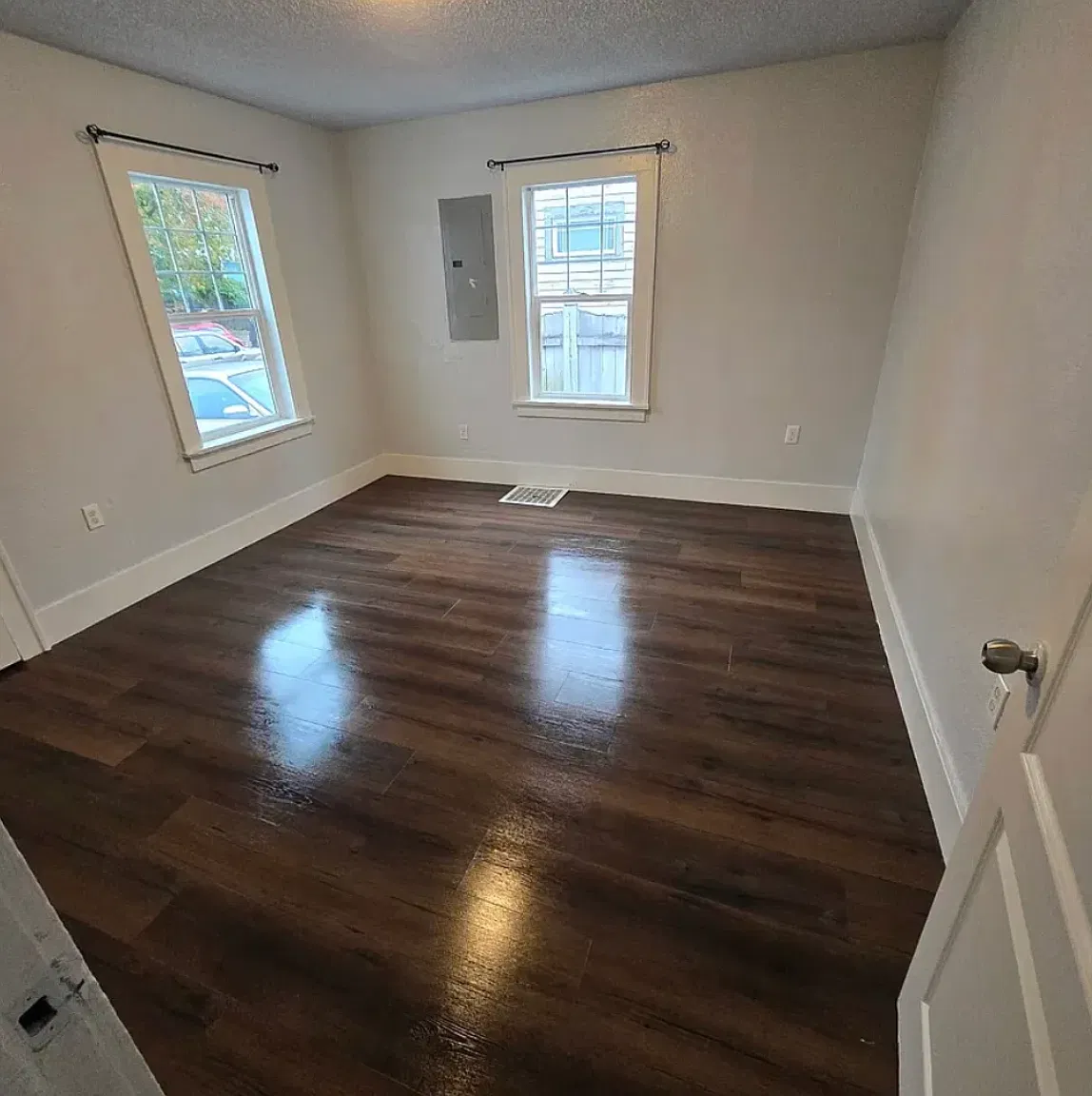3 bed, 2192 sqft, $1,950 — Photo 3